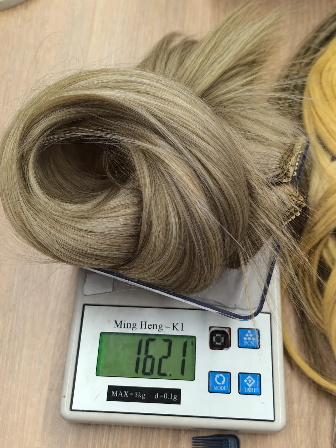 Hair sample weight check without timestamp overlay